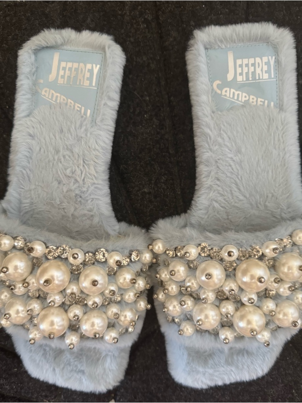 Jeffrey Campbell 💯% Authentic luxurious pearly and fuzzy slipper sandals. Size 7